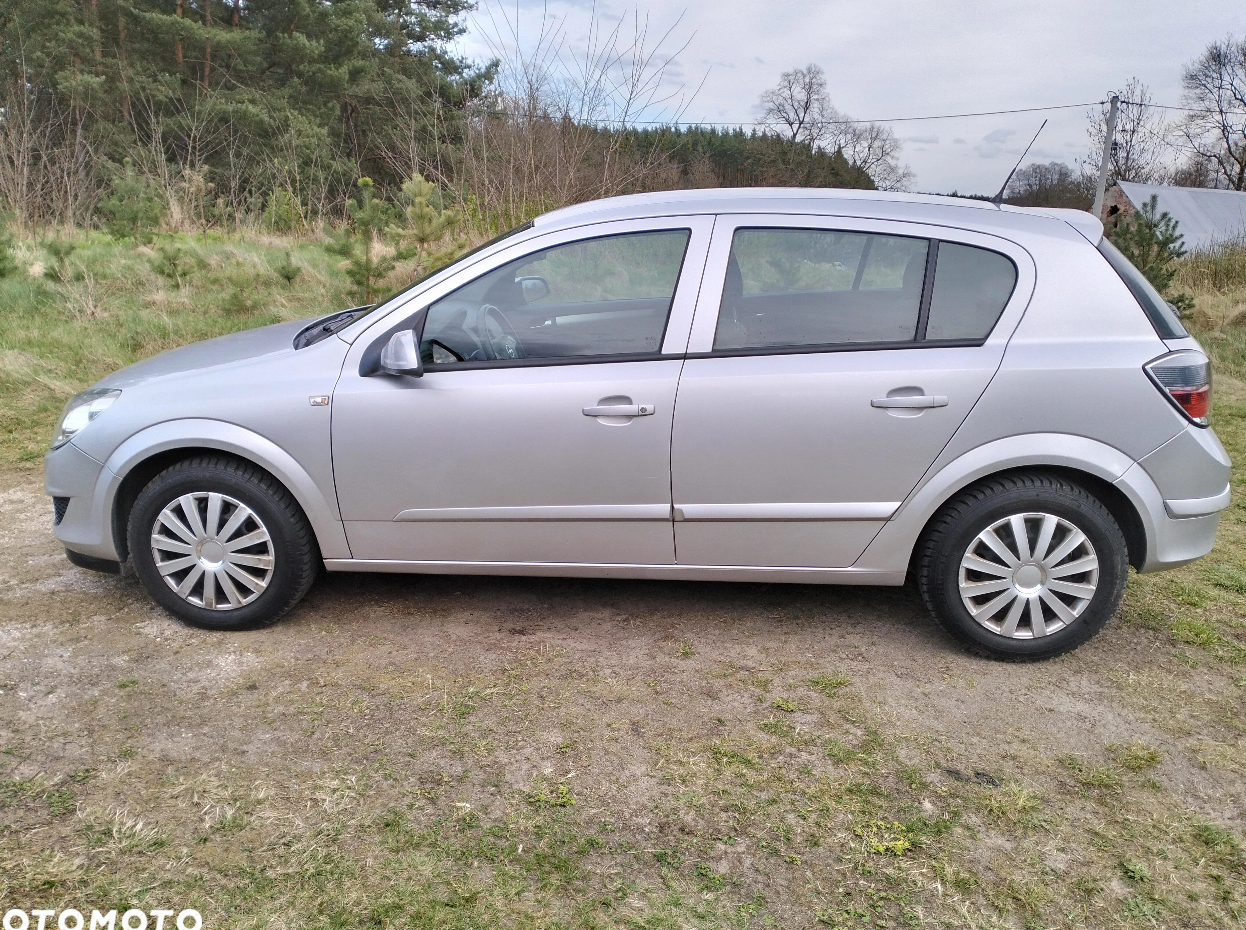 Opel Astra cena 8999 przebieg: 203100, rok produkcji 2008 z Chojnów małe 742